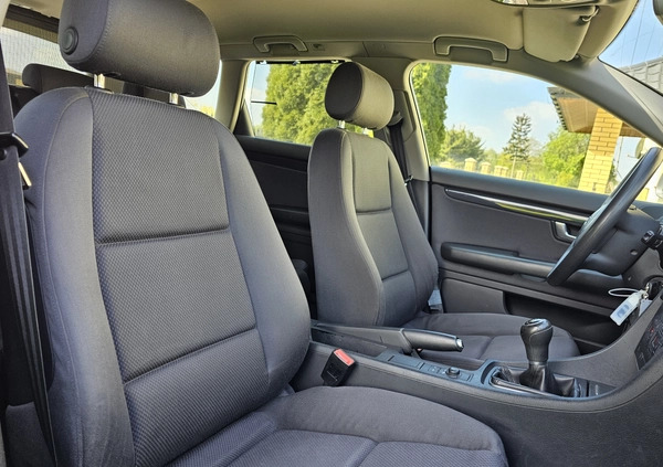 Audi A4 cena 12900 przebieg: 255000, rok produkcji 2003 z Puławy małe 352